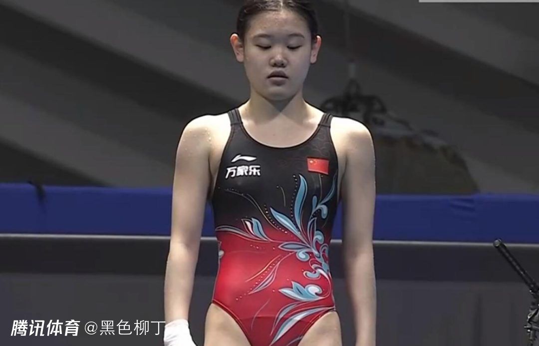 轻轻飘舞的姑娘