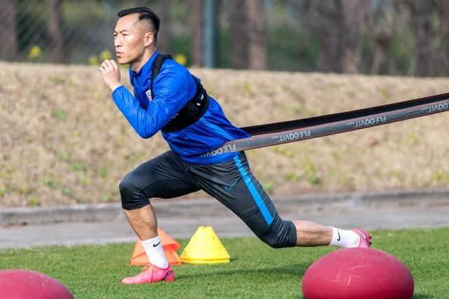 啊哈~给我~啊(h)男男