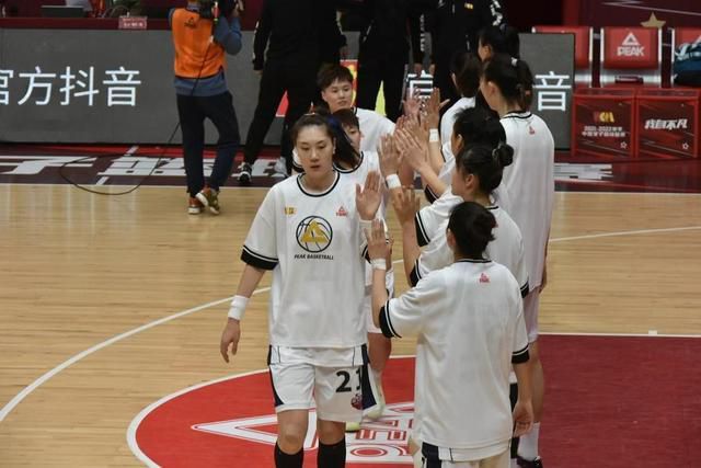 日本乱人伦片中文三区